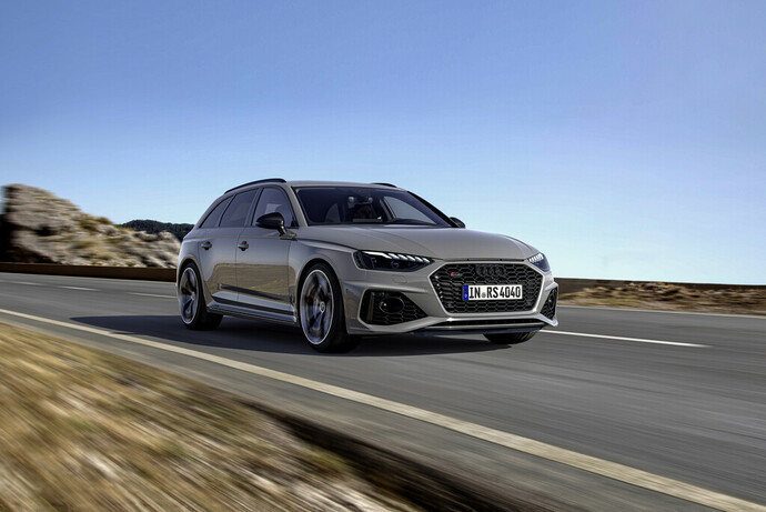 Novelty – New Audi RS 4 Avant and RS 5 competition packages