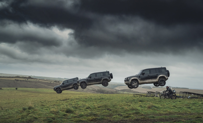 James-Bond-Auktion  - Land Rover versteigert Filmautos 