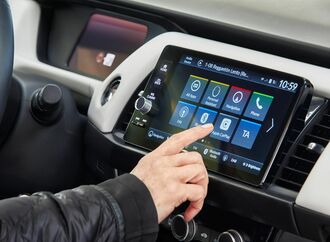 Umfrage zu Infotainment-Lösungen - Autofahrer erwarten Smartphone-Konnektivität