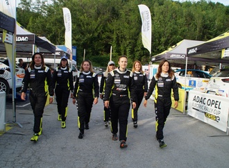 Frauen rocken den ADAC Opel Electric Rally Cup 2023
