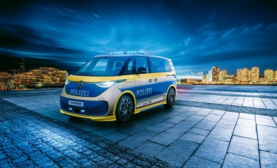 Polizei-Look Van ID.Buzz von Irmscher bei der Essen Motor Show
