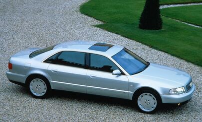 30 Jahre Audi A8 (D2) - Gegen den Strom ins Kanzleramt