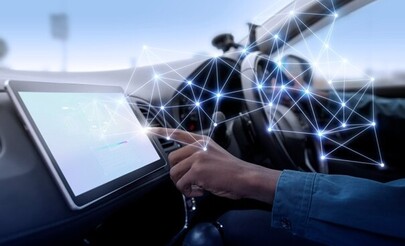 Smart-Tech im Auto oder digitaler Begleiter: Was bringt moderne Innenausstattung?