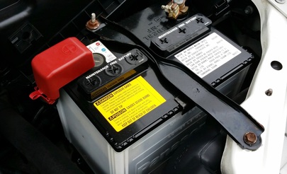 Autobatterie wechseln Kosten und maßgebliche Einflussfaktoren im Überblick